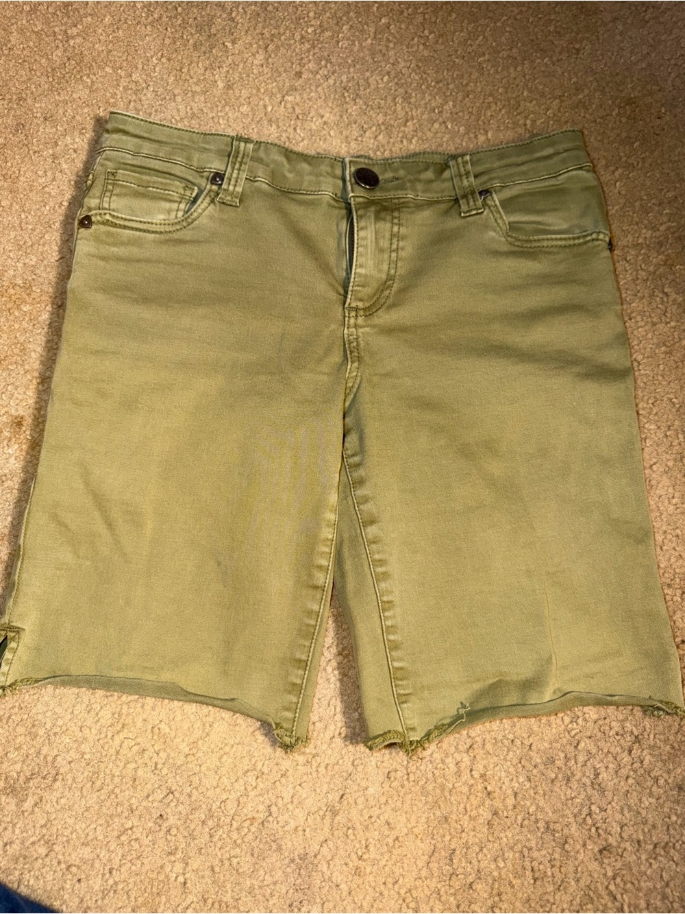 KUT from the Kloth Jorts Women’s 4 Olive Green Denim Bermuda Shorts Raw Hem